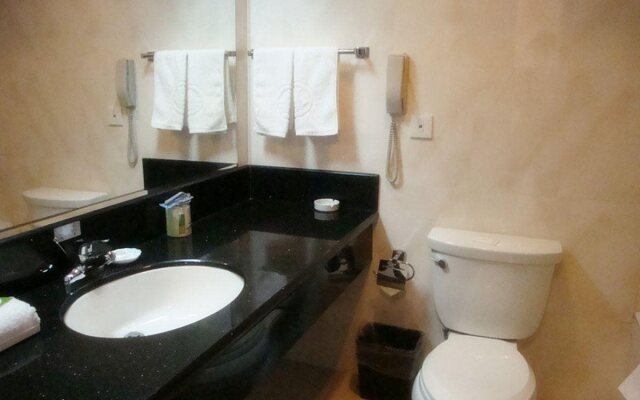 Yantai Shunhe Huaqiao Hotel