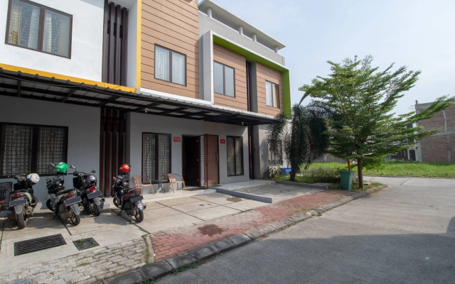 OYO 3253 Sofia Residence Syariah