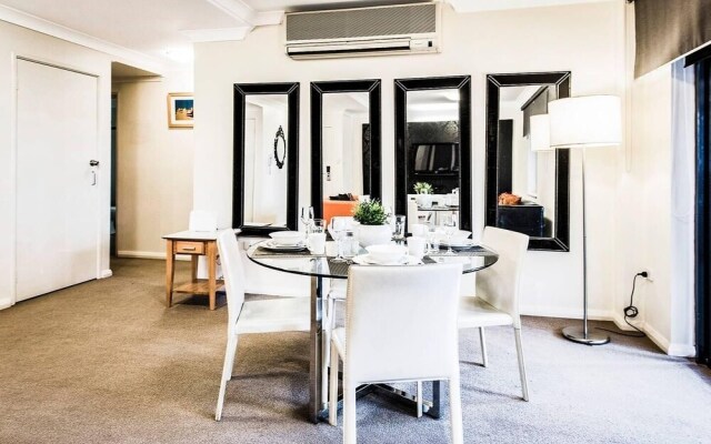 Two bedroom Apt next to Perth CBD with Parking.