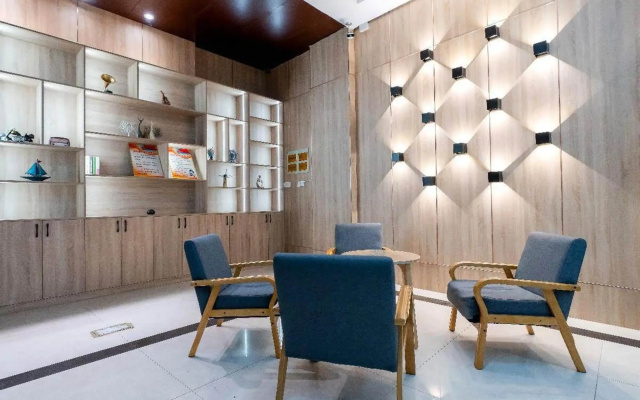 7 Days Quality Hotel (Jinniuwan Store Of Yangzhou Jiangdu East Passenger Station) – Business – Yangzhou