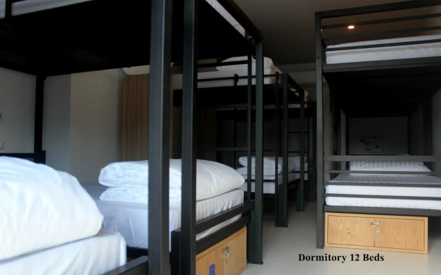 Phuket Marine Poshtel (SHA Plus+)