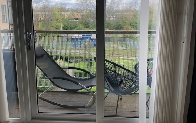 Impeccable 2-bed Apartment in Orpington