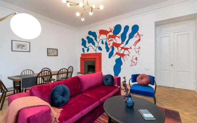 ❂Light and Luxurious 2BR Home + Balcony in the City Center❂