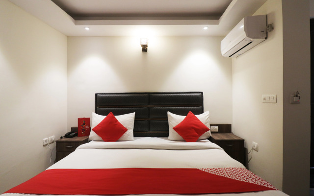 OYO 49069 A Suites