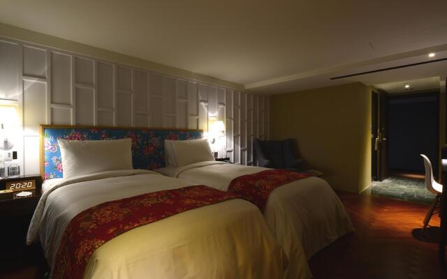 Red Dot Hotel