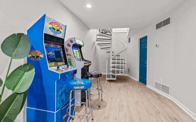 Stylish 1BR/2BA Near Liberty Bell