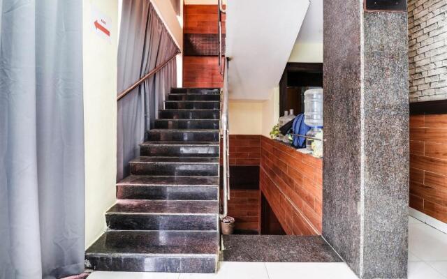 Oyo Hkh Homes Near Royal Meenakshi Mall