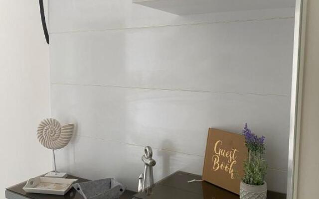 4 N Suite 2