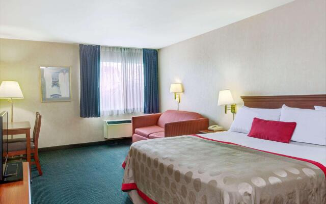 Ramada by Wyndham Hawthorne LAX / LA Stadium