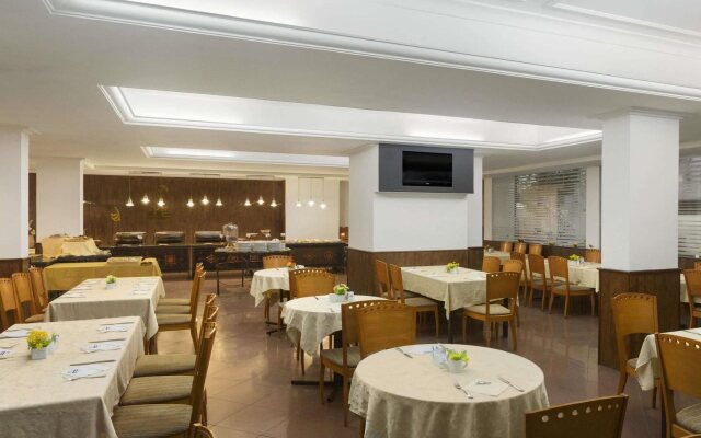Days Inn Hotel & Suites Aqaba