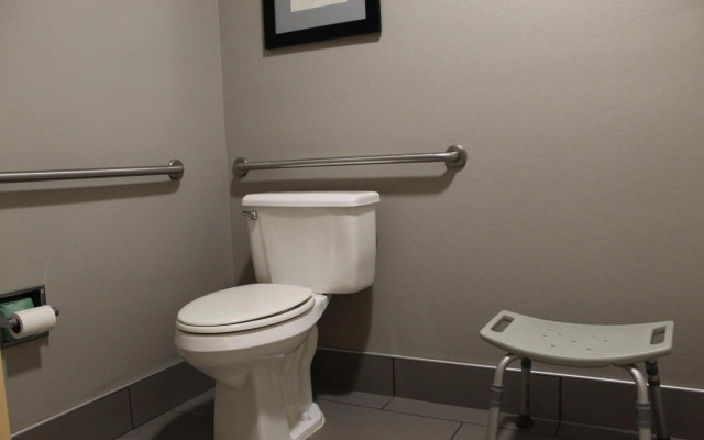 Greenstay Inn & Suites CourtView