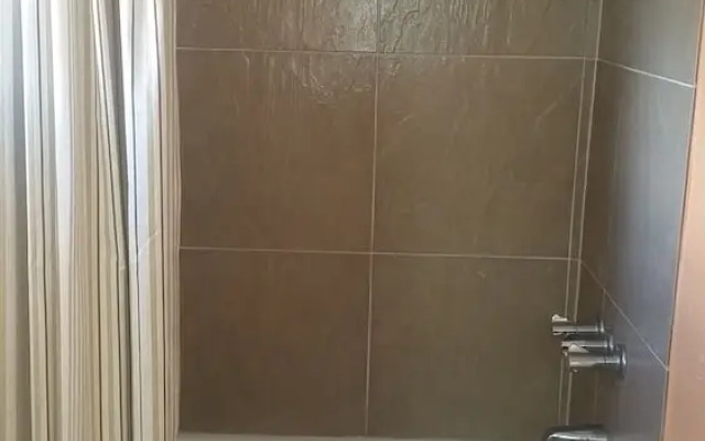 The Oasis at Oaklands Apartment 2