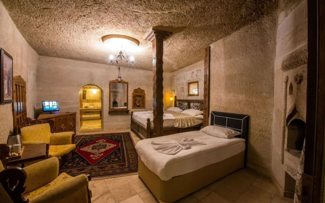 Charming Cave Hotel