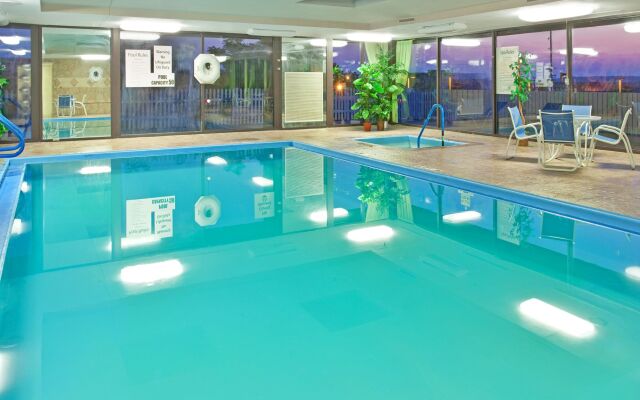 Delta Hotels by Marriott Muskegon Convention Center