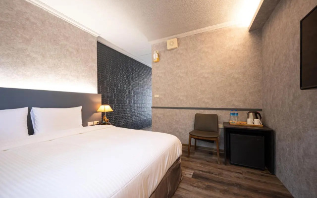 Yilan East Motel