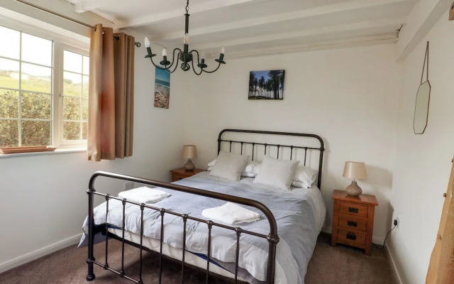 Fferm Porthdafarch South Farm House