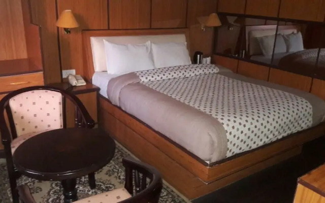 Hotel Snow King Retreat