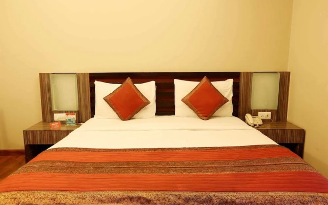 OYO 411 Hotel Relaxinn