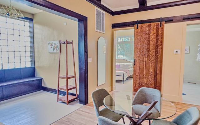 Peach Street Inn by WanderLodges