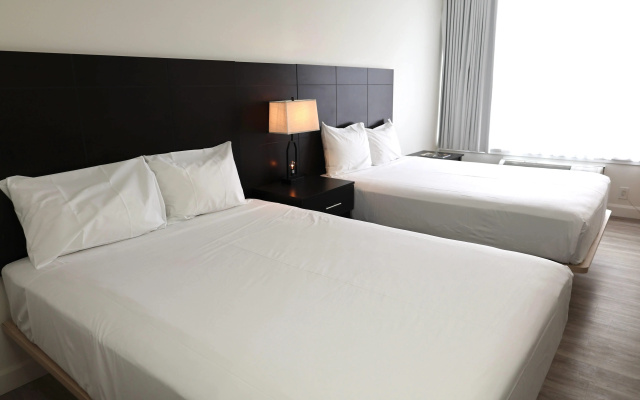 Travelodge by Wyndham Hotel & Convention Centre Quebec City