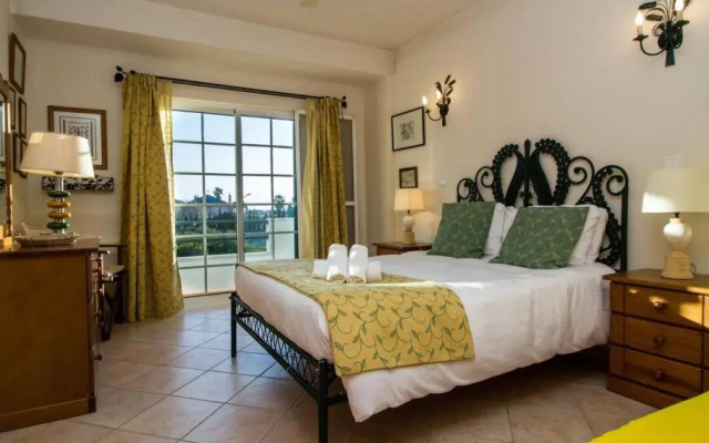 Villa Jóia da Galé by Stay-ici, Algarve Holiday Rental