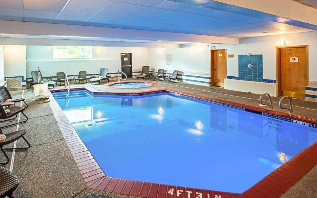 Comfort Inn & Suites Pacific - Auburn