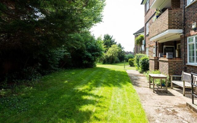Sensational Southfields Home by King George's Park