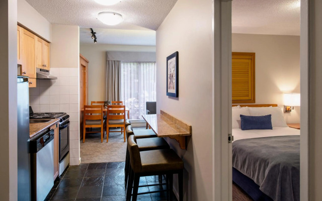 Whistler Village Inn And Suites