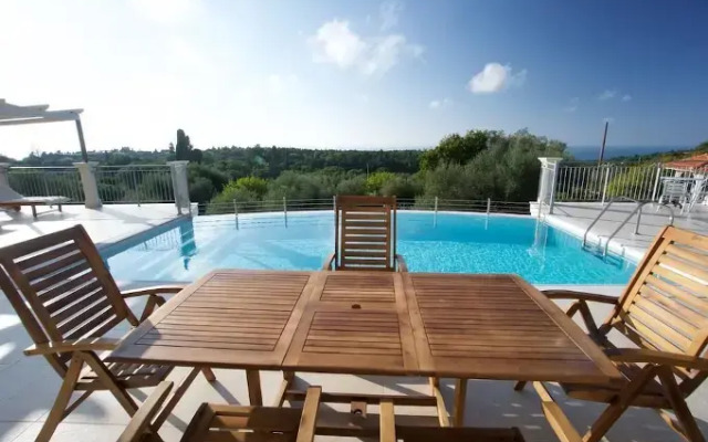 Vryonis Villa