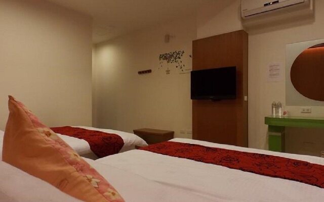 Sun Moon Lake Crystal B & B