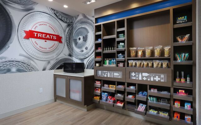 Hampton Inn & Suites Manistee Waterfront