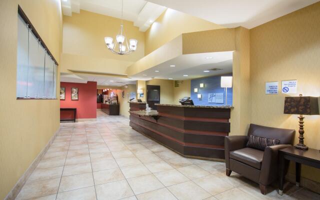 Holiday Inn Express & Suites Phoenix Tempe - University