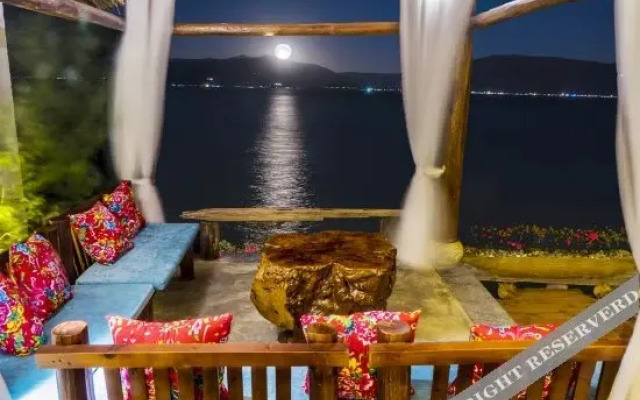 Qilu Sea-view Courtyard Hotel
