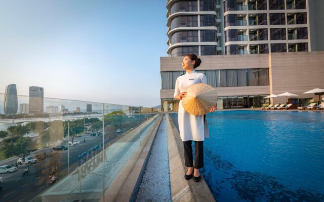 Melia Vinpearl Danang Riverfront