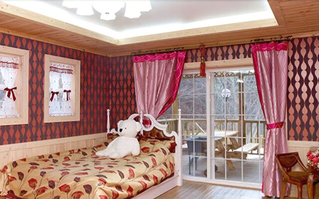 Yangsan Chickweed & Flower Pension