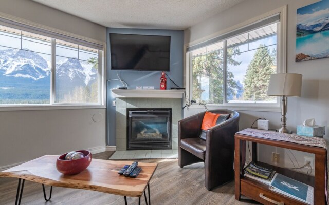 Banff Boundary Lodge-Mountain View Condo