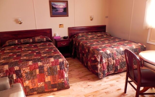 Harbourview Inn & Suites