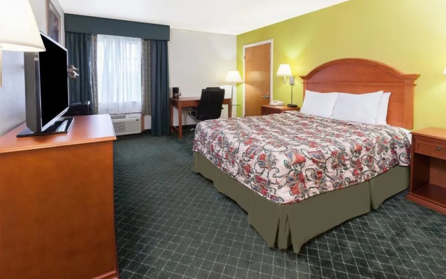 Days Inn Shawnee