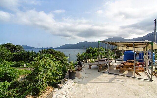 Geoje Dawn Sea Pension