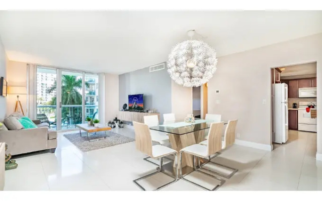 Beautiful Apartment in Hollywood Beach