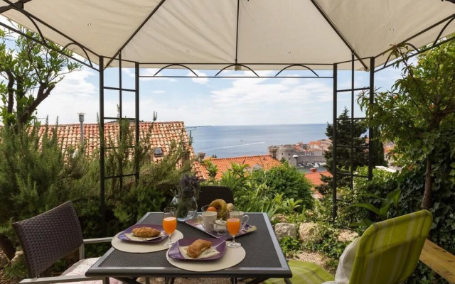 Apartment Purple Rain