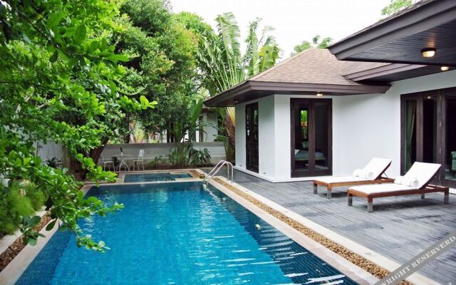 Phuket Ratchamaka Pool Villa