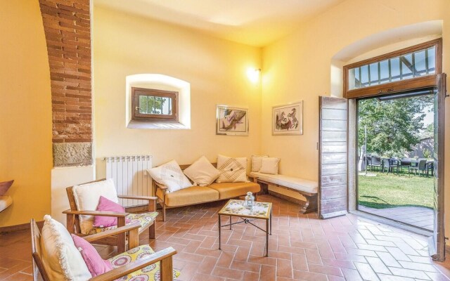 Awesome Home in Arezzo With 6 Bedrooms, Wifi and Outdoor Swimming Pool