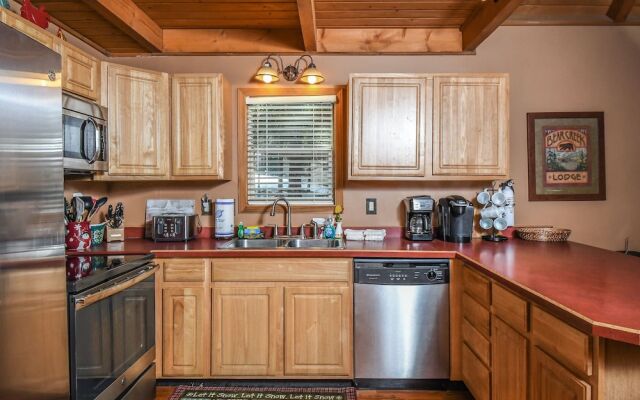 Bear Mountain Lodge 4 Bedroom House