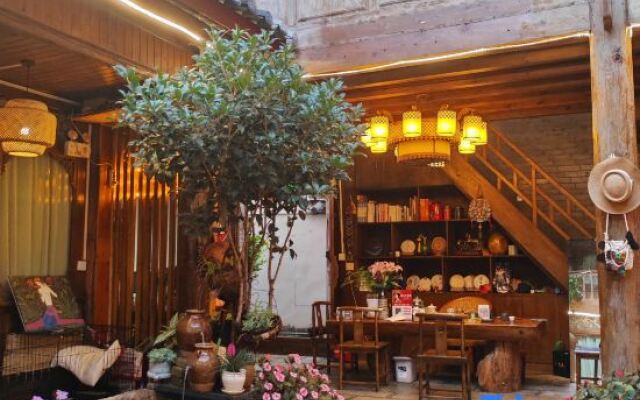 Guyuexuan Garden Inn (Dayan Ancient Town Mufu)