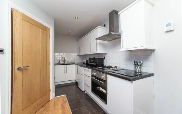 2 Bedroom Apartrment
