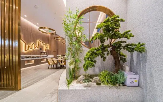 Palace Hotel (Beijing South Railway Station Jiaomen West Subway Station)