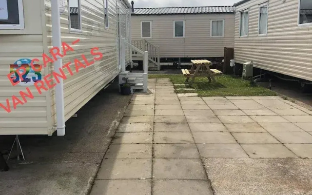Lovely 3-bed Caravan in Towyn