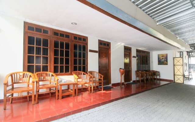 RedDoorz near Klaten Train Station