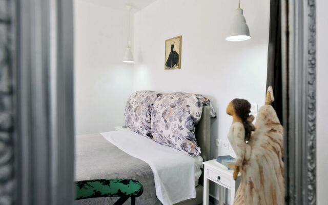 Tsakanos Home